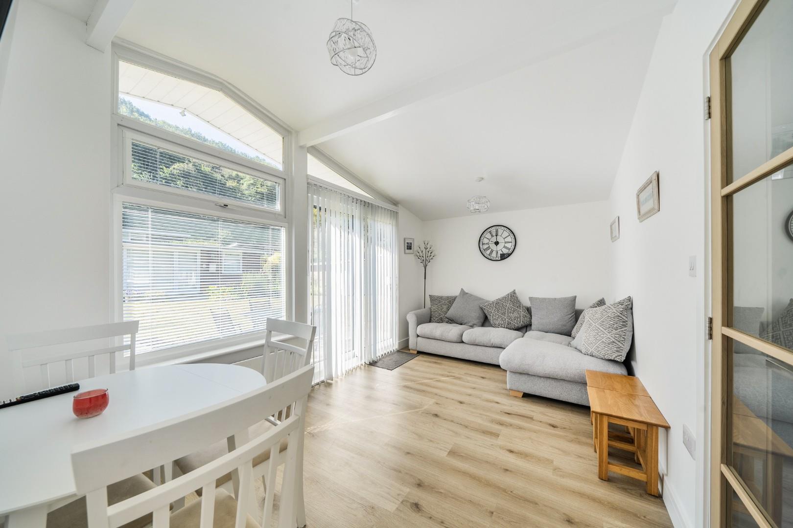 Summercliff Chalets, Caswell Bay, Caswell, Swansea, SA3 3BP